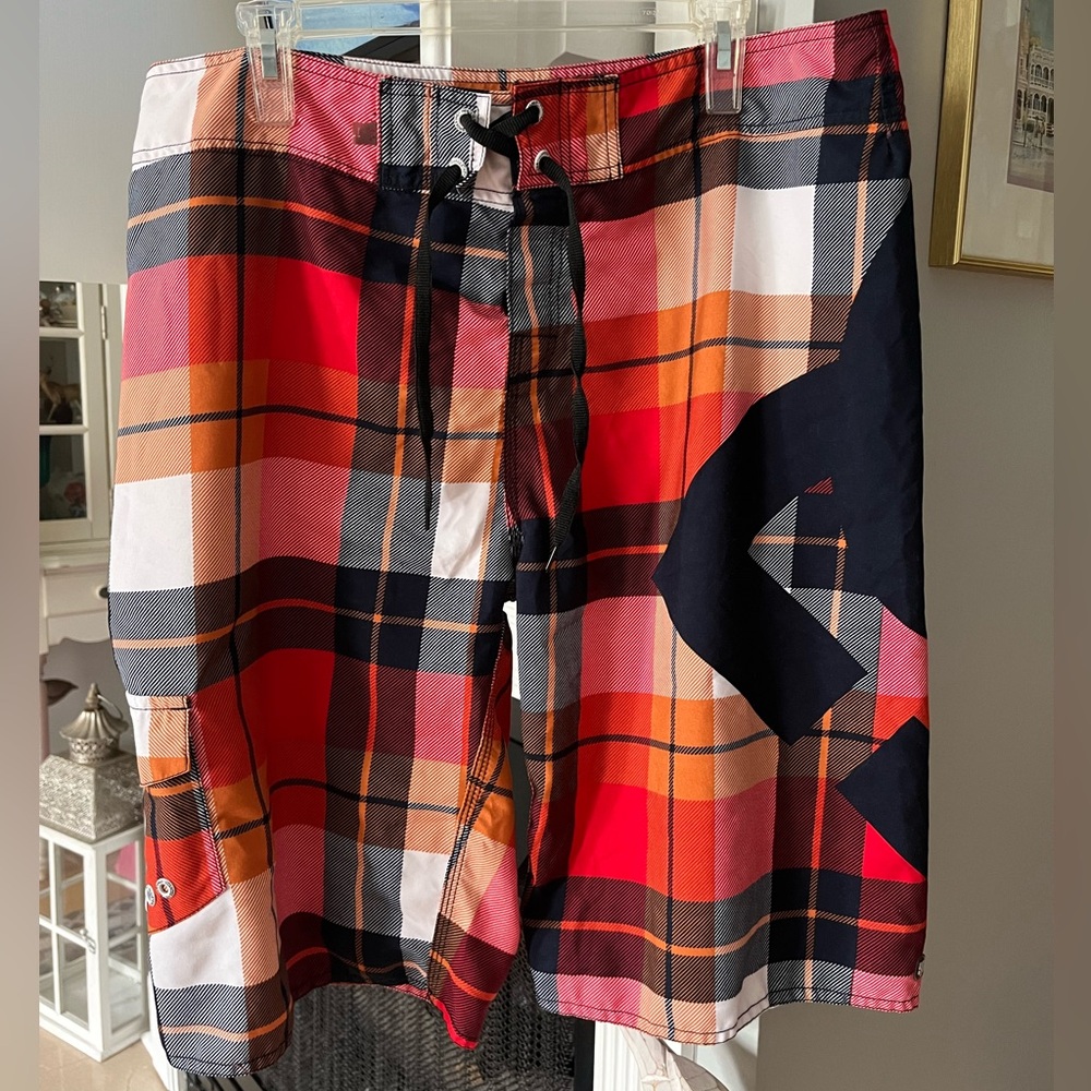 DC Shoes Men’s Plaid Striped Swim Bathing Suit Board Trunks Shorts